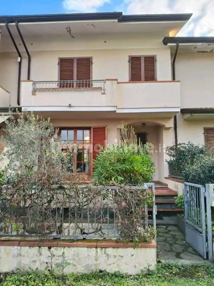 Villetta a schiera in vendita a Camaiore