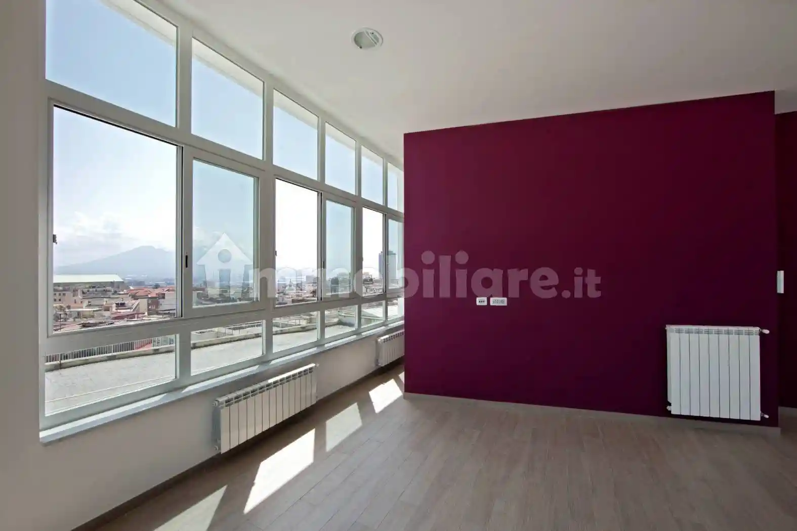 Palazzo - Edificio in affitto a Napoli