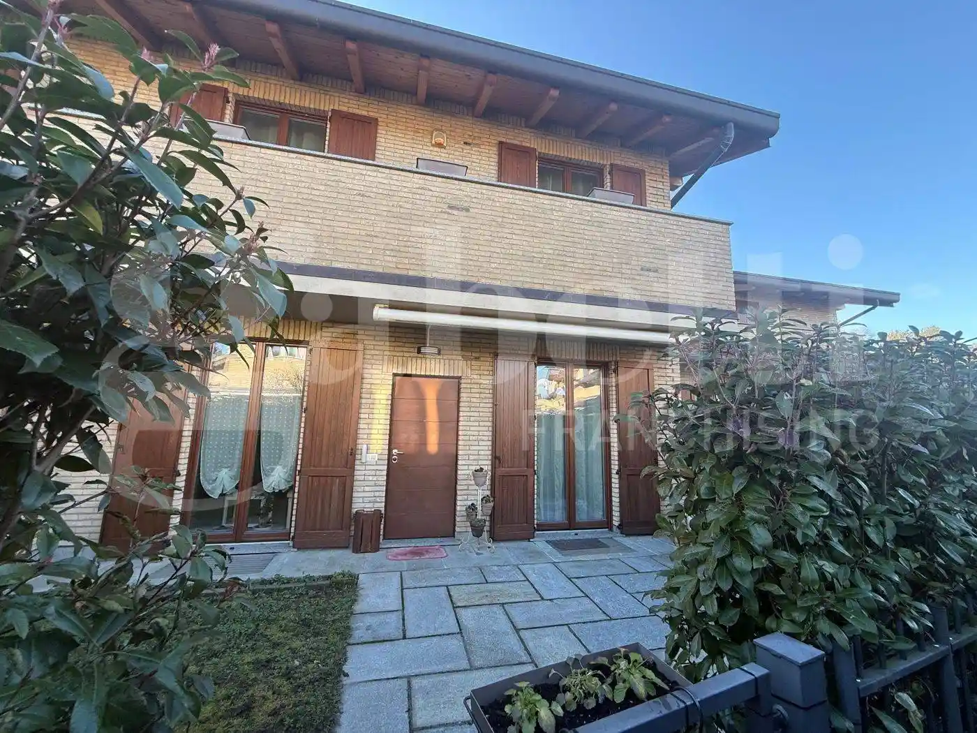 Villa in vendita a Albese con Cassano