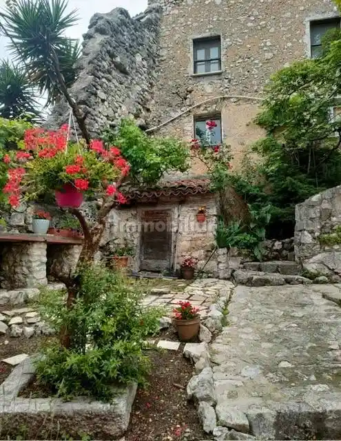 Casa indipendente in affitto a Alatri