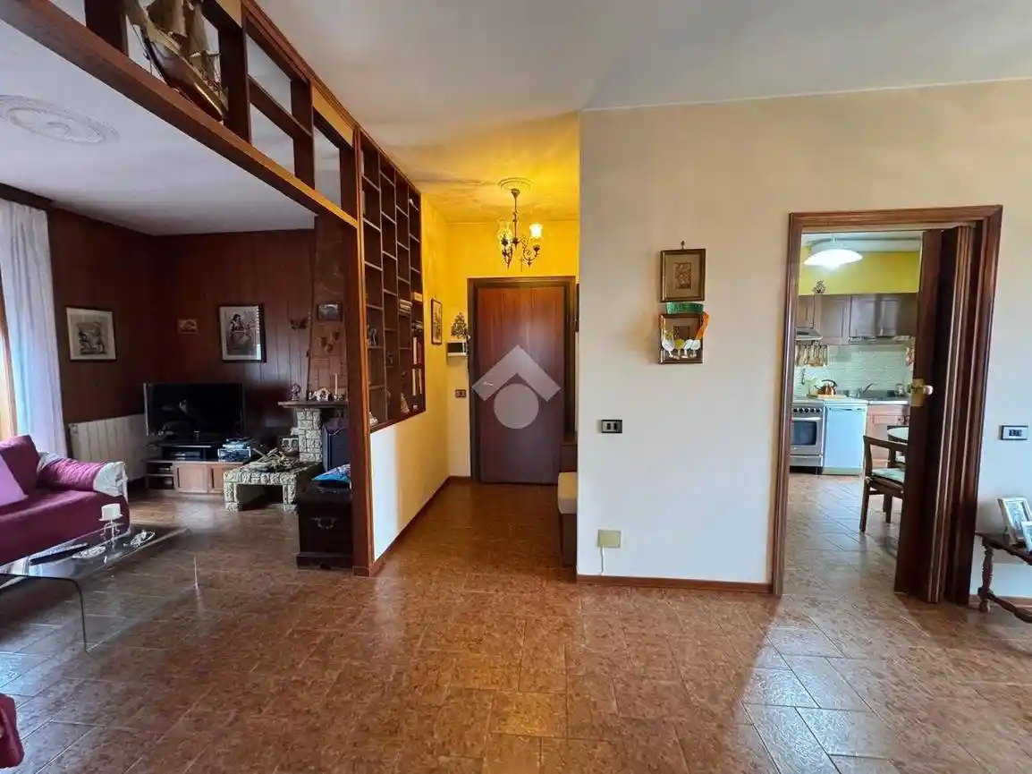 Appartamento in vendita a Momo