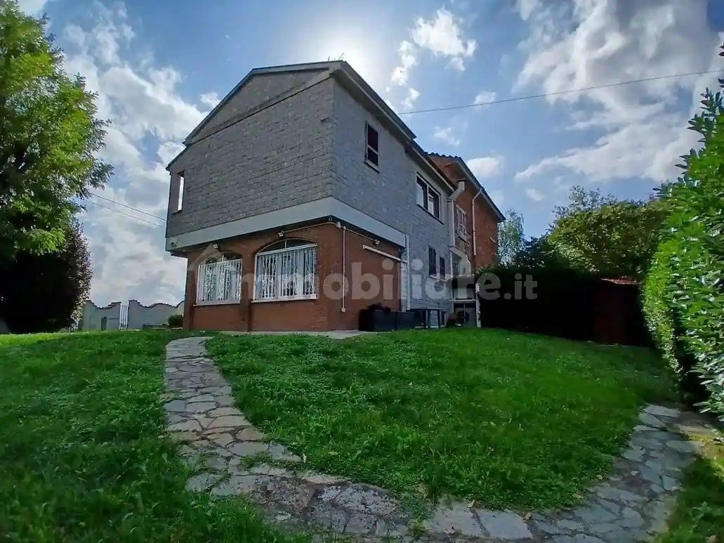 Villa in vendita a Castana