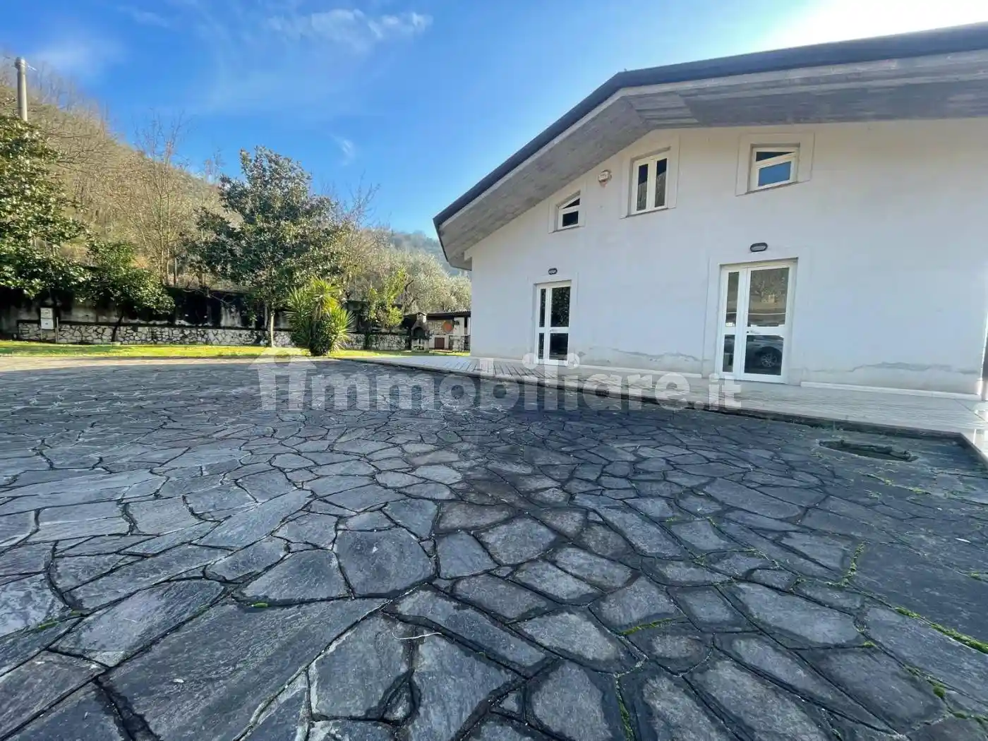 Villa in vendita a Cervaro