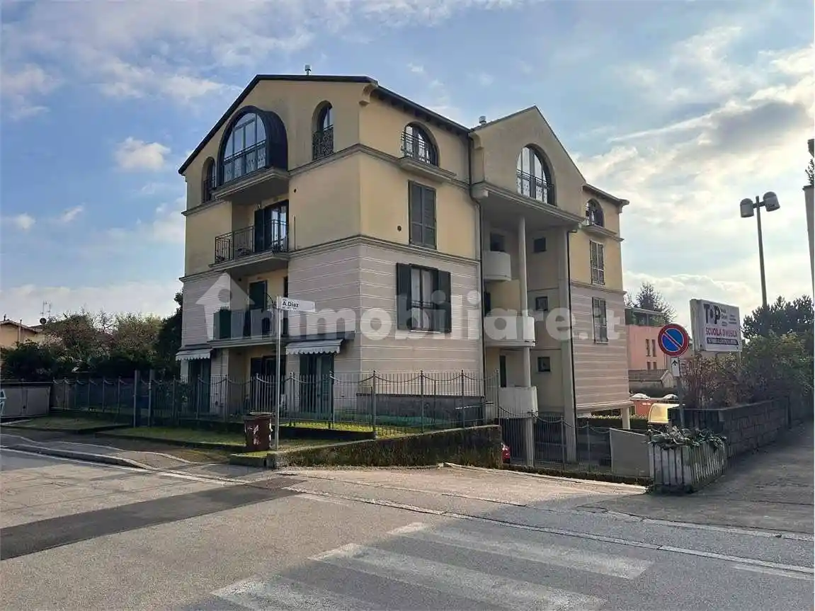Appartamento in vendita a Erba