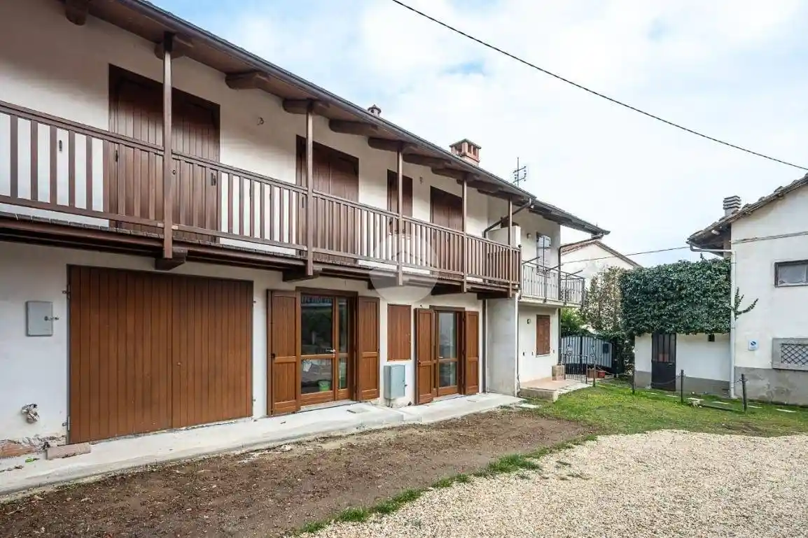 Casa indipendente in affitto a Varisella