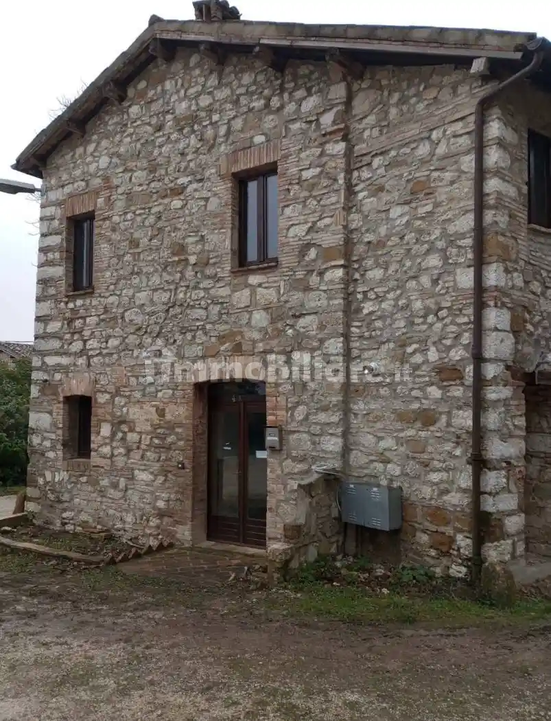 Casa indipendente in vendita a Camerino