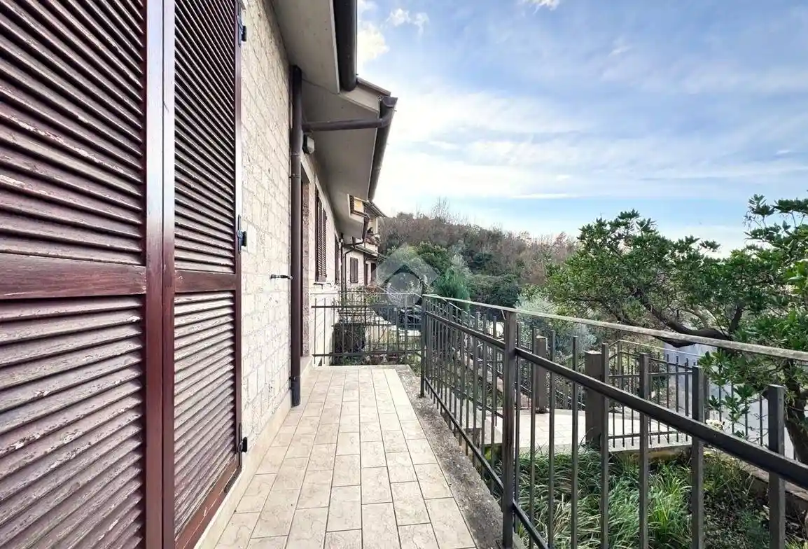 Appartamento in vendita a Stroncone