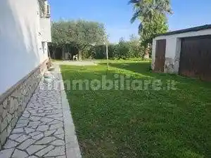 Villa in vendita a Latina
