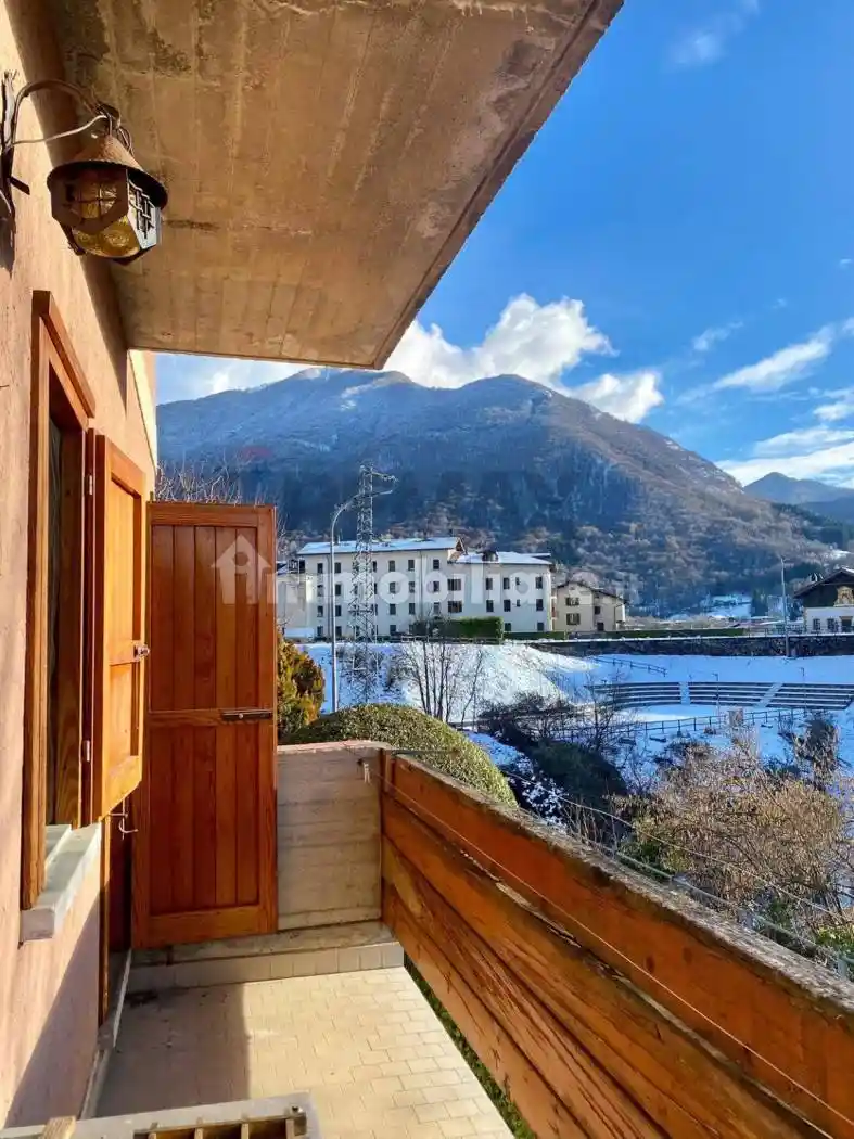 Appartamento in vendita a Esino Lario