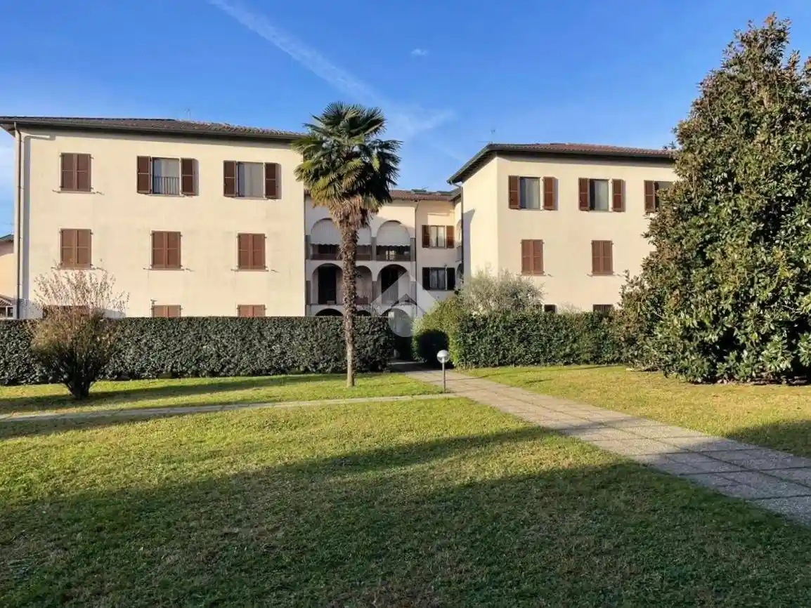 Appartamento in vendita a Besana in Brianza