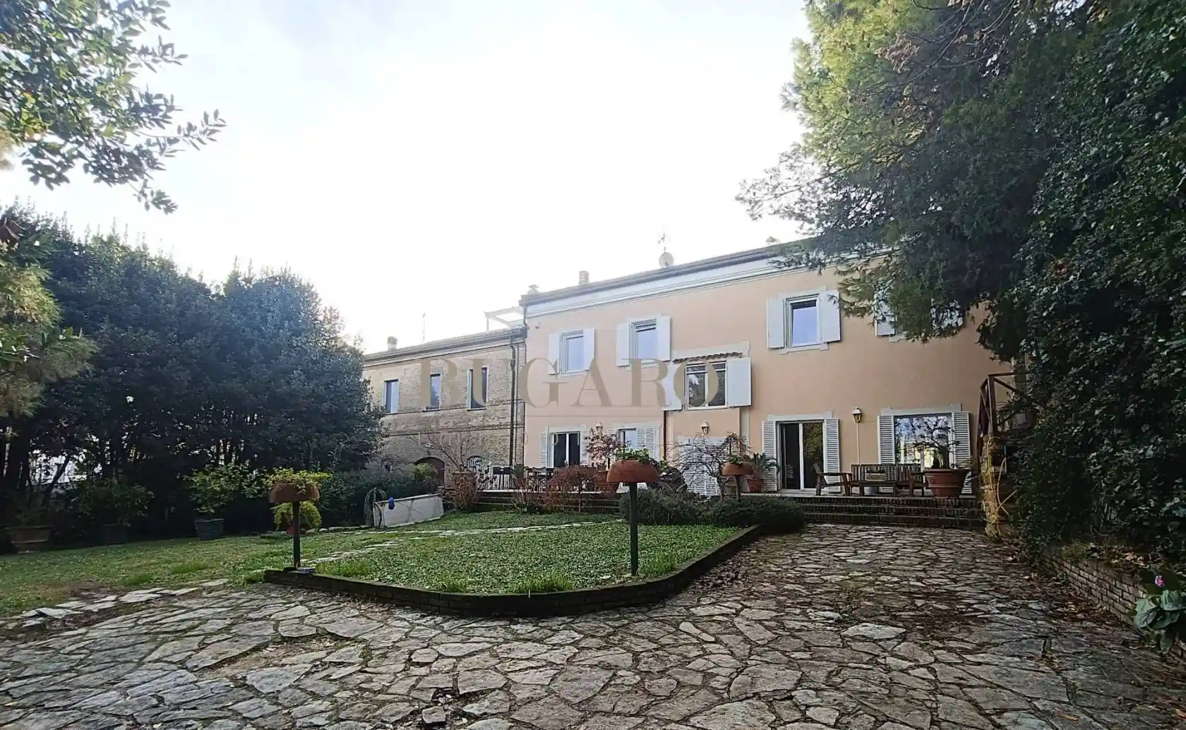 Villa in vendita a Falconara Marittima