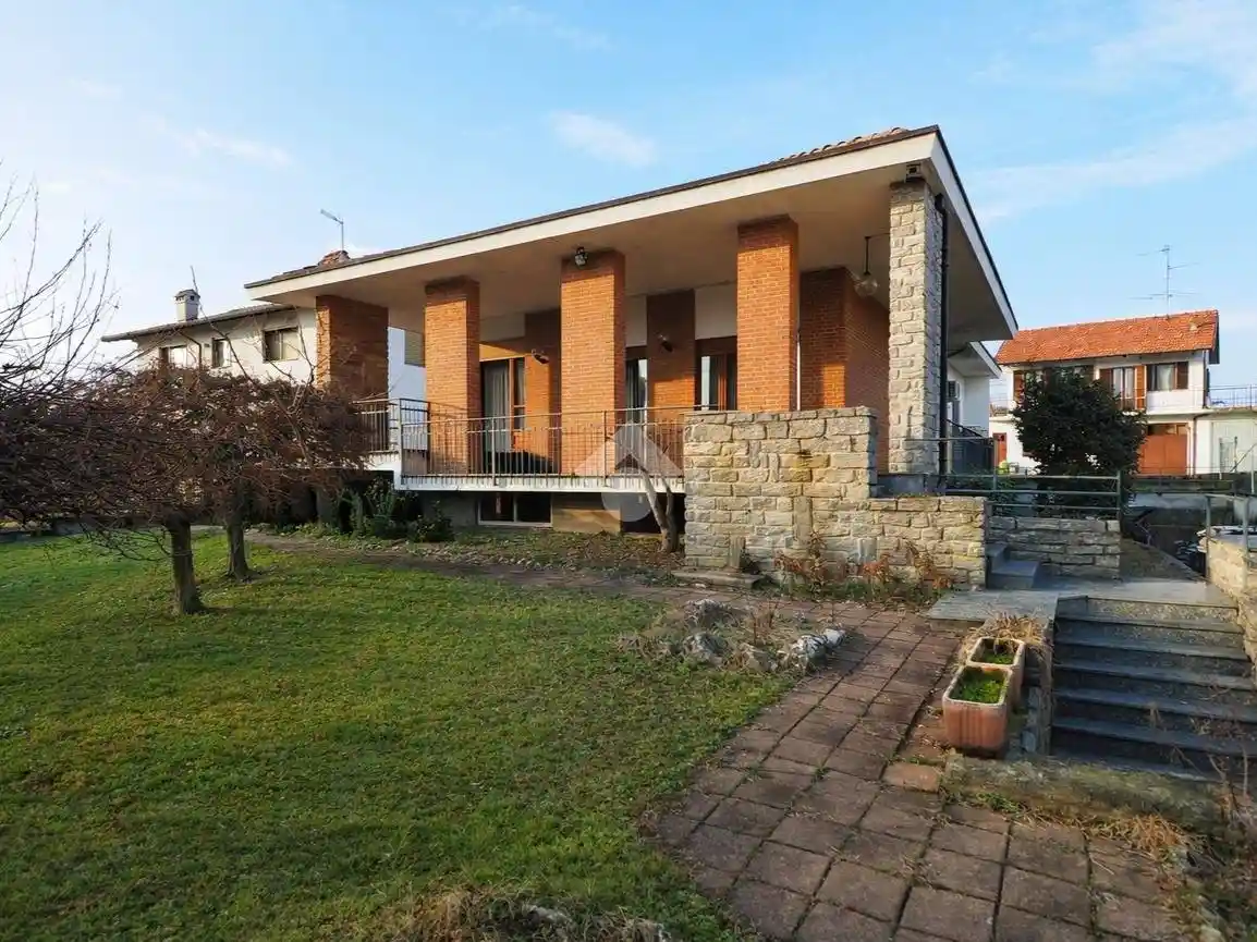 Villa in vendita a Cossato
