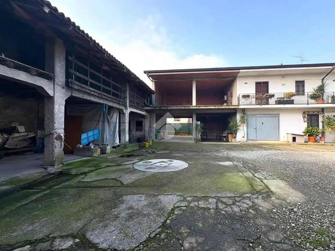 Rustico - Casale in vendita a Brembate