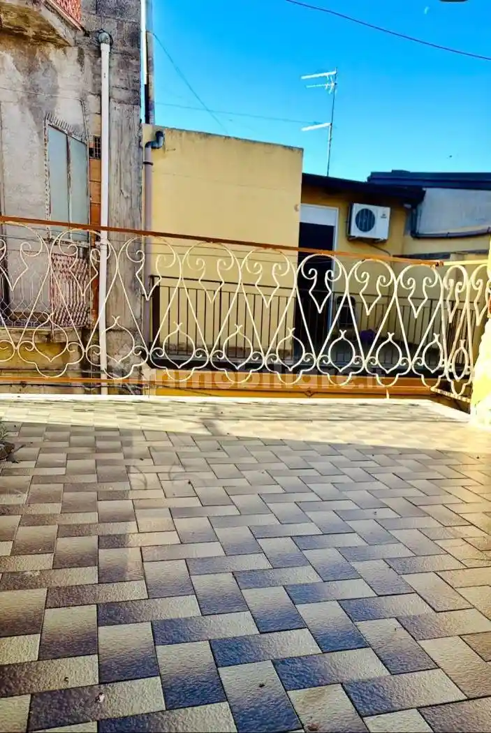 Casa indipendente in vendita a Biancavilla