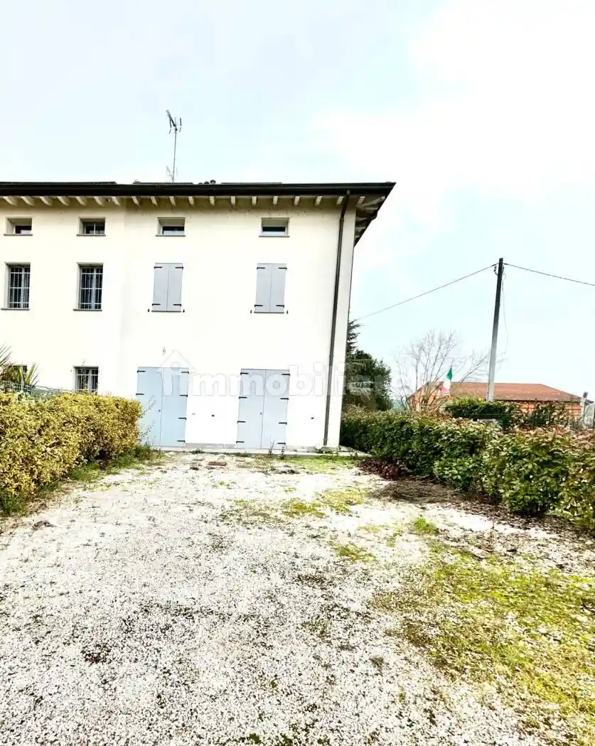 Villa in vendita a Mirandola