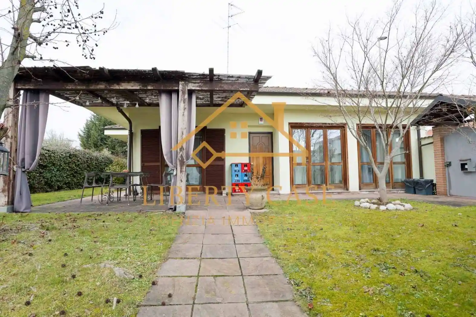 Villa in vendita a Vercelli