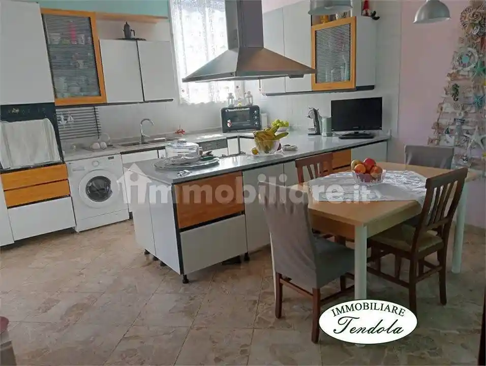 Casa indipendente in vendita a Carrara