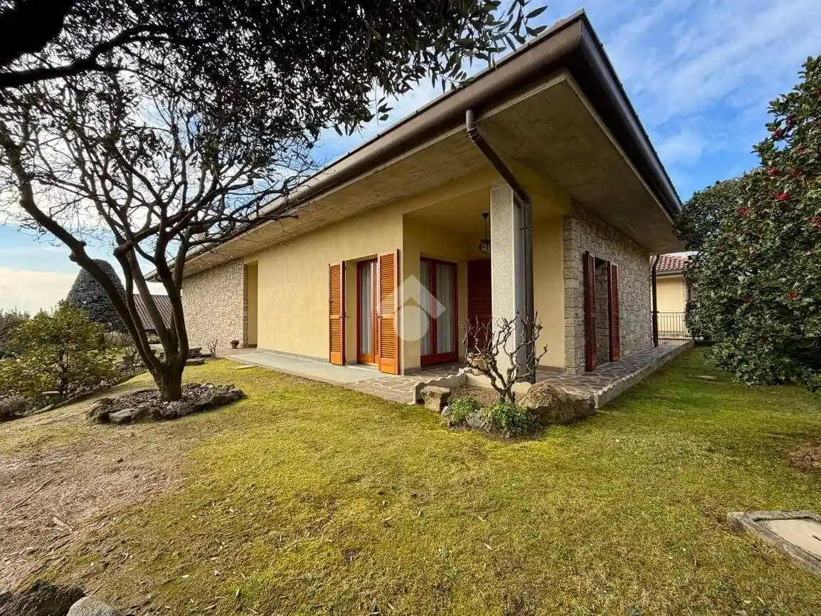 Villa in vendita a Carvico