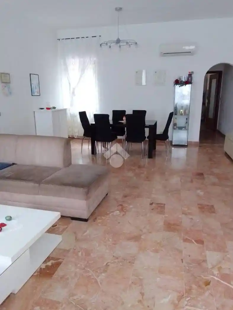 Appartamento in vendita a Ne