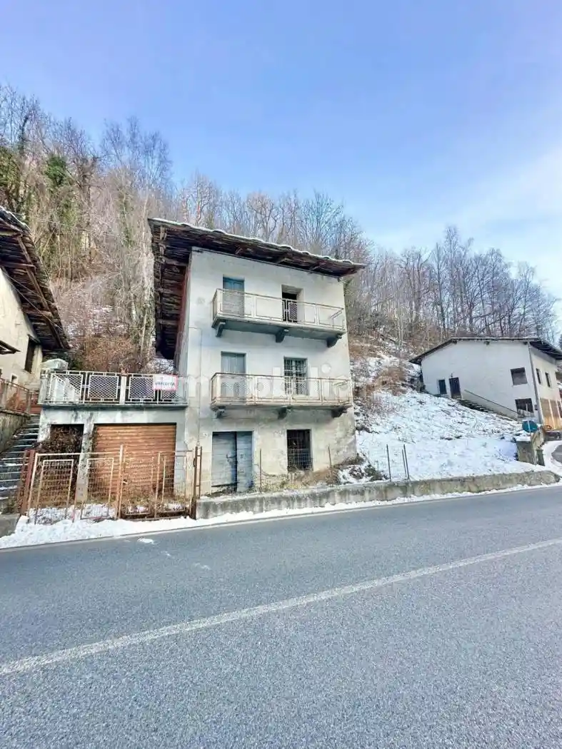 Rustico - Casale in vendita a Frassino