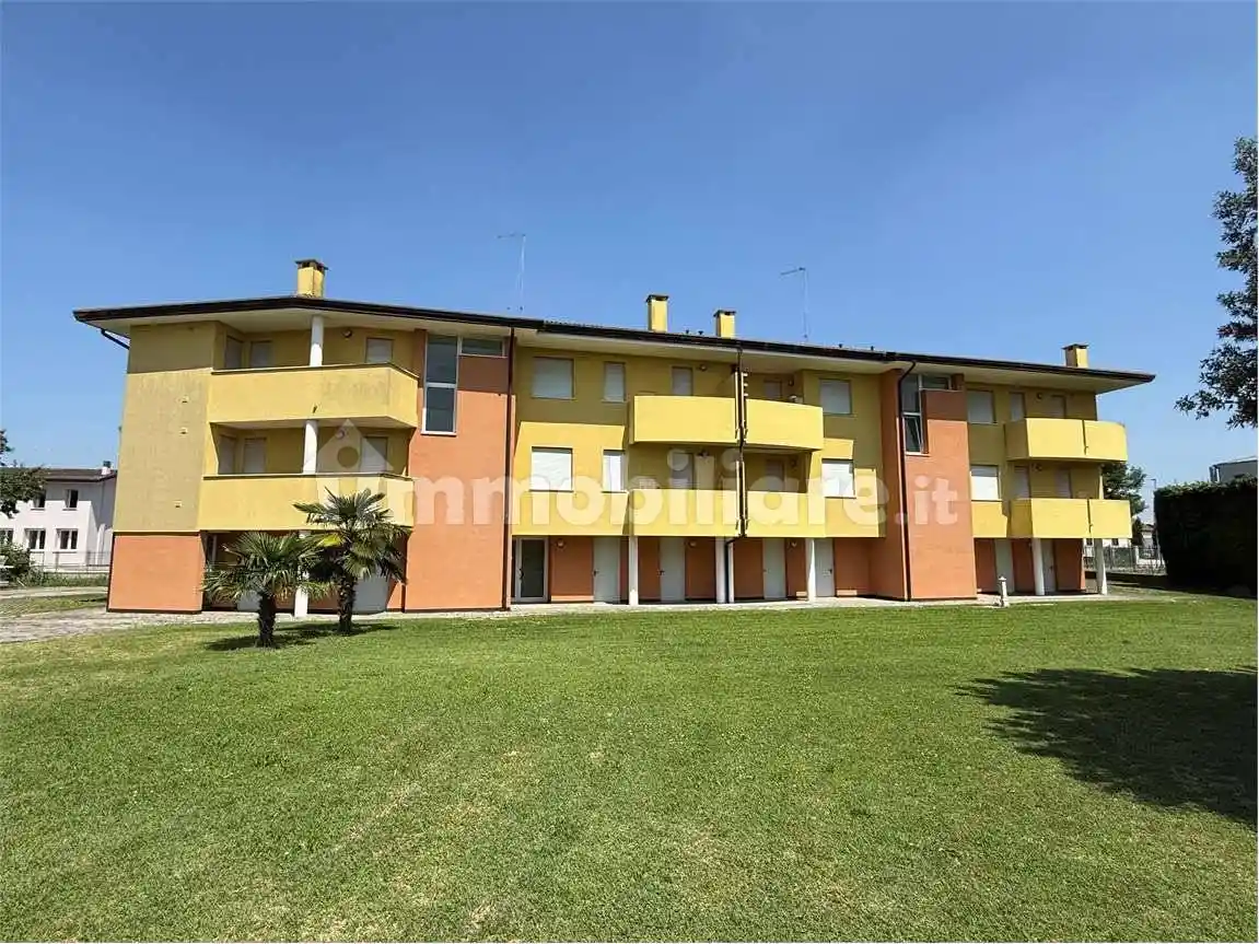 Appartamento in vendita a Correzzola