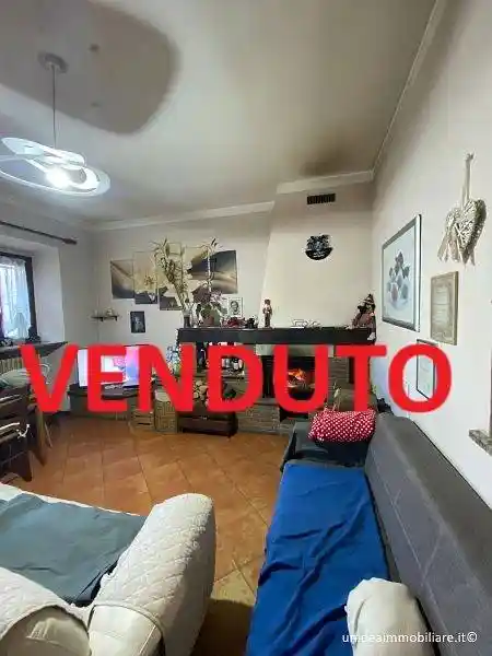 Casa indipendente in vendita a Brebbia