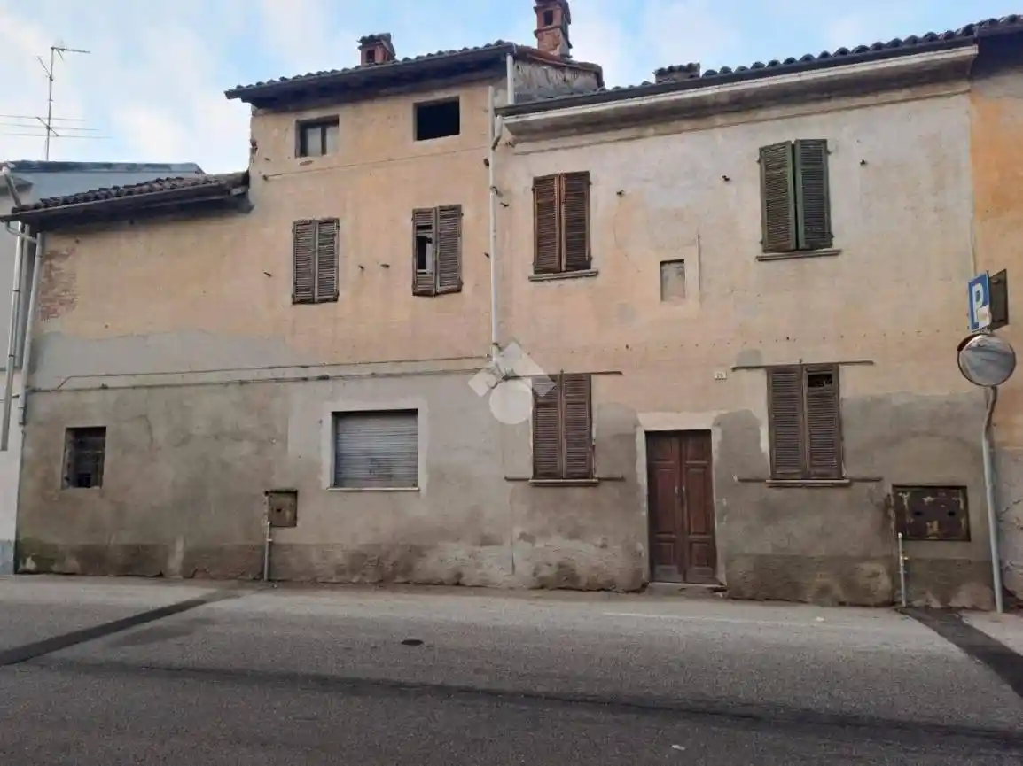 Rustico - Casale in vendita a Borgolavezzaro