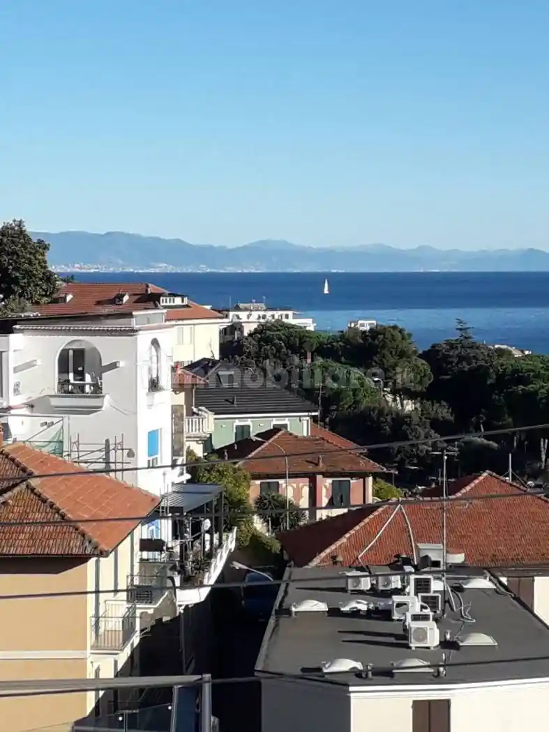 Appartamento in vendita a Varazze