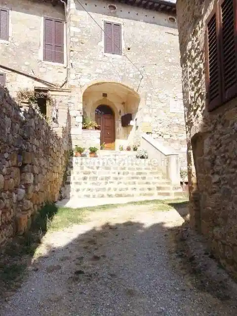Palazzo - Edificio in vendita a Colle di Val d'Elsa