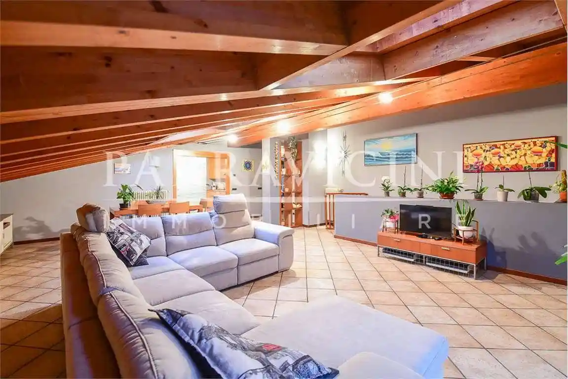 Appartamento in vendita a Albese con Cassano