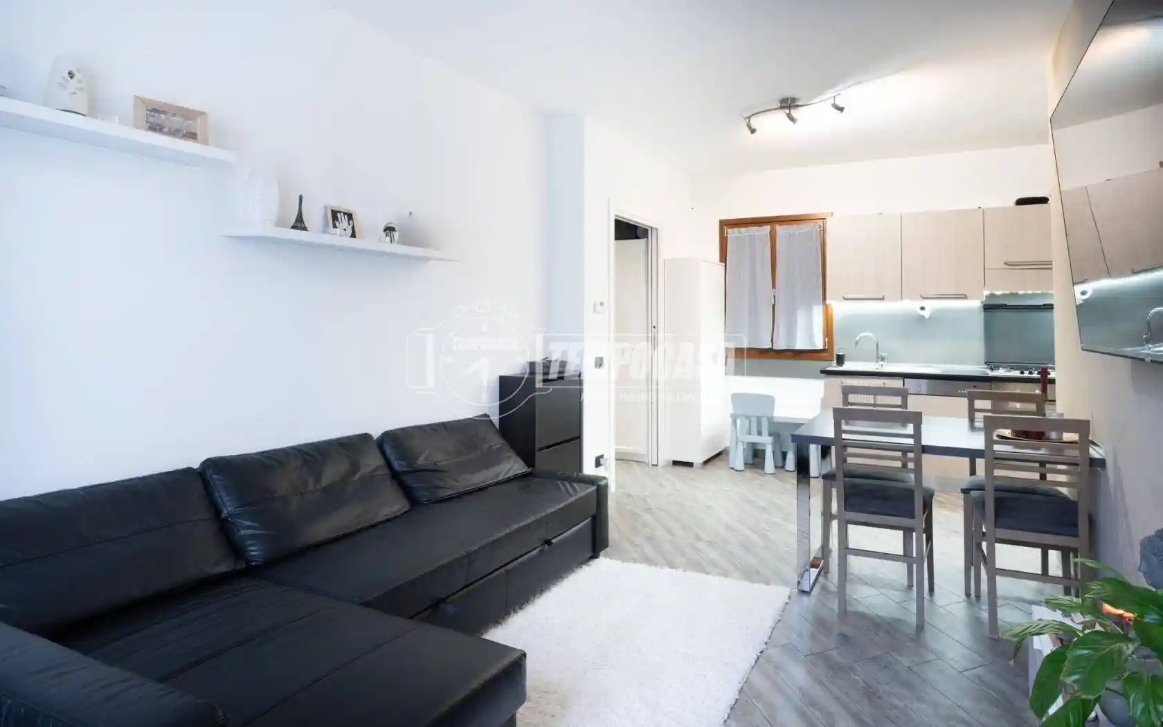 Appartamento in vendita a Caronno Pertusella