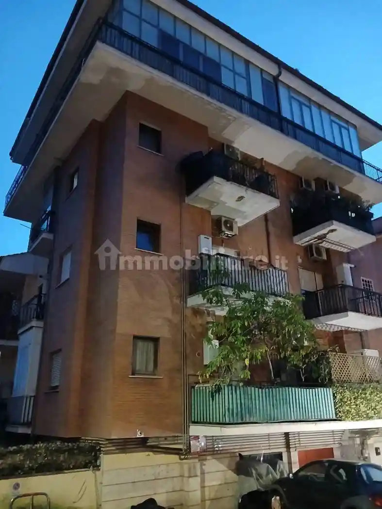 Appartamento in vendita a Roma