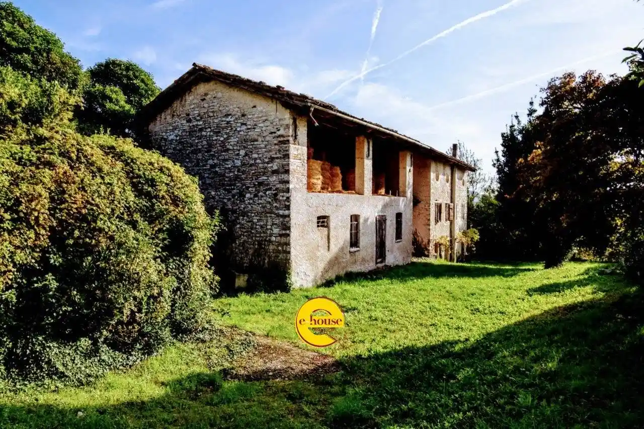 Rustico - Casale in vendita a Cavaso del Tomba