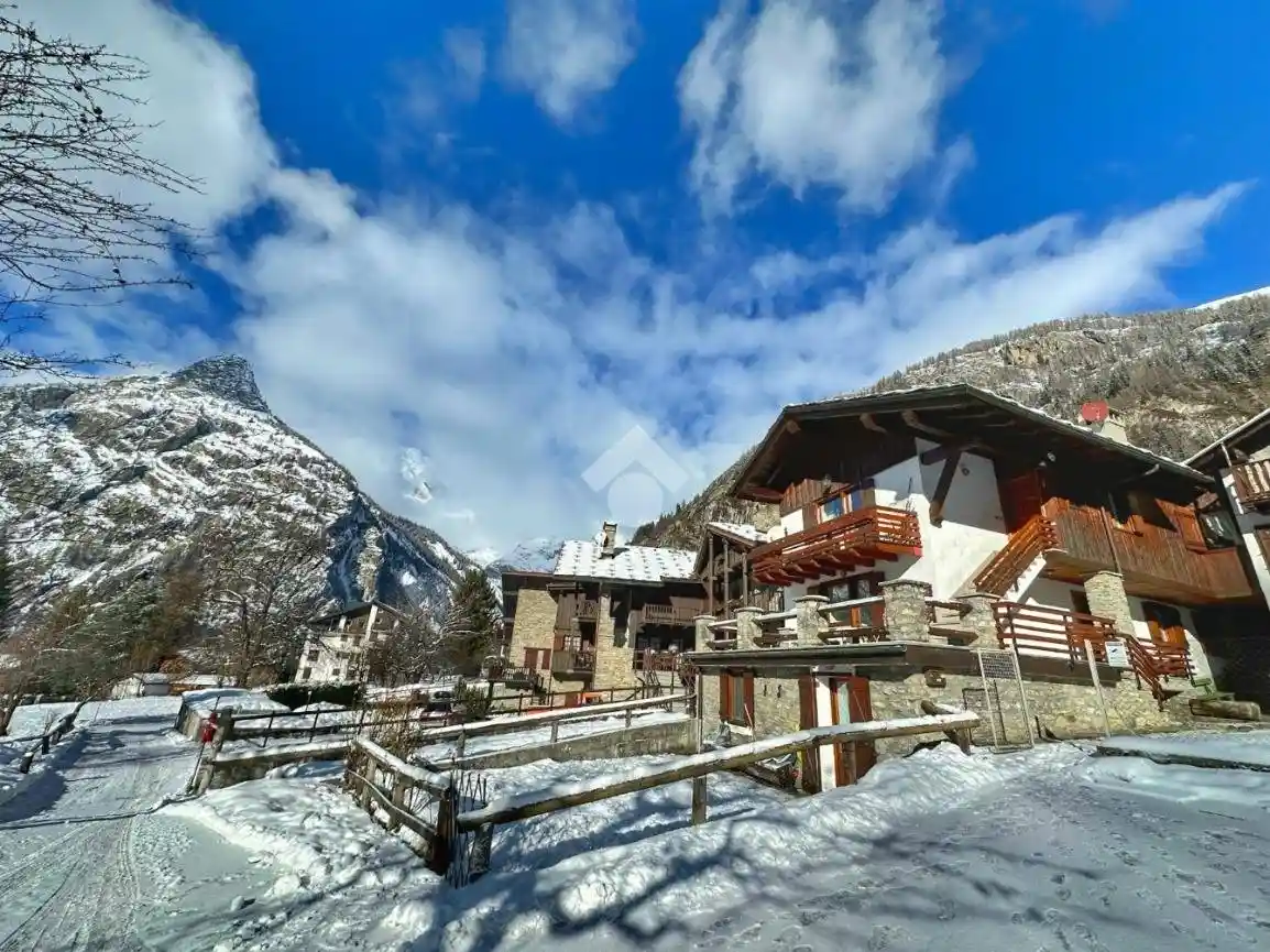 Casa indipendente in vendita a Courmayeur