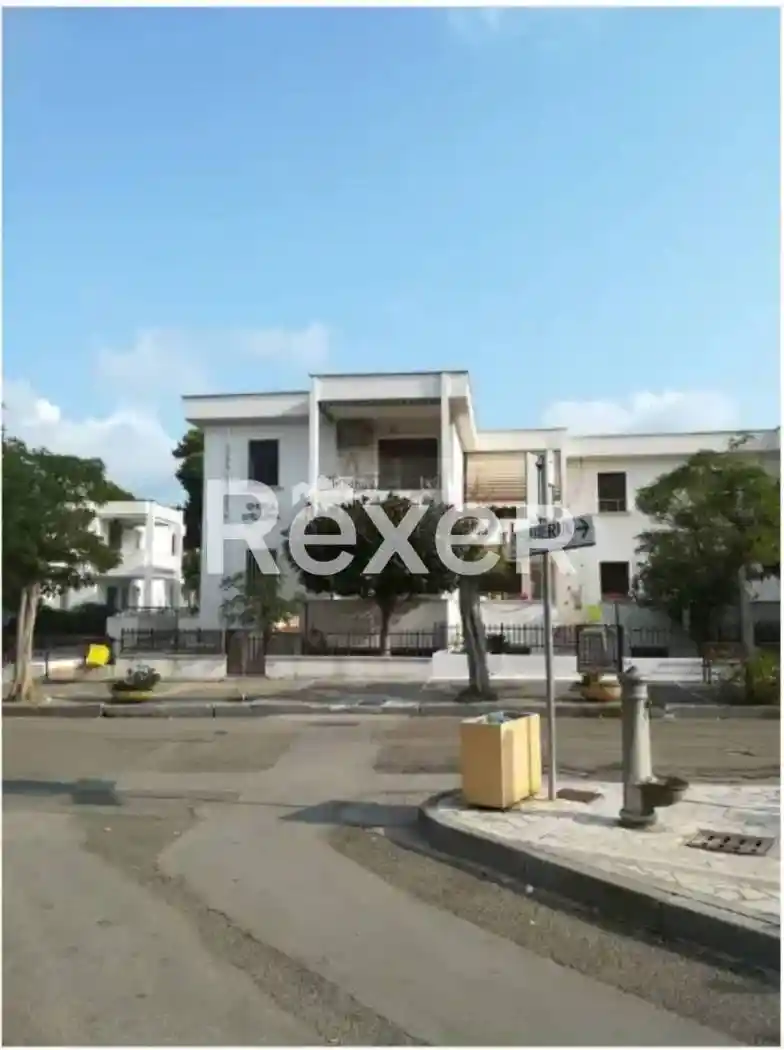 Appartamento in vendita a Lesina