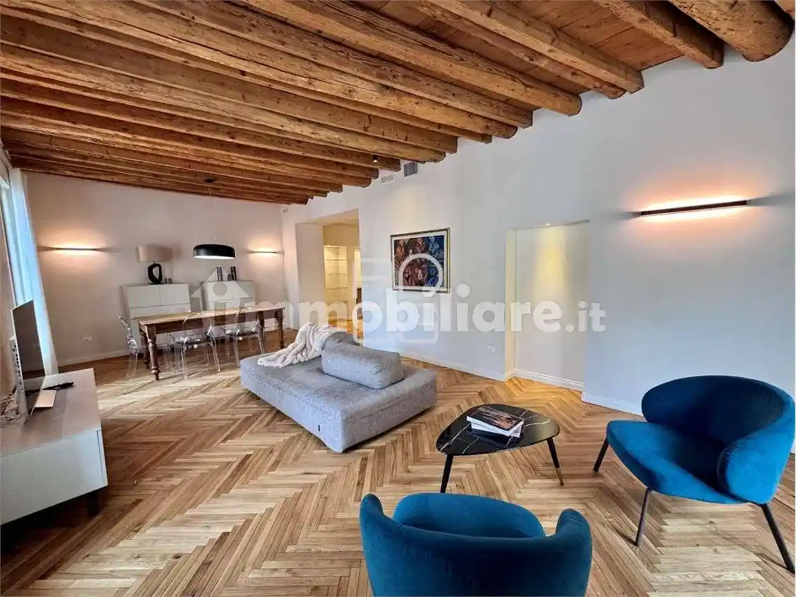 Appartamento in vendita a Desenzano del Garda