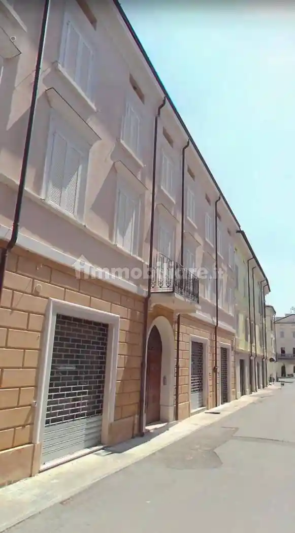 Palazzo - Edificio in vendita a Concordia sulla Secchia