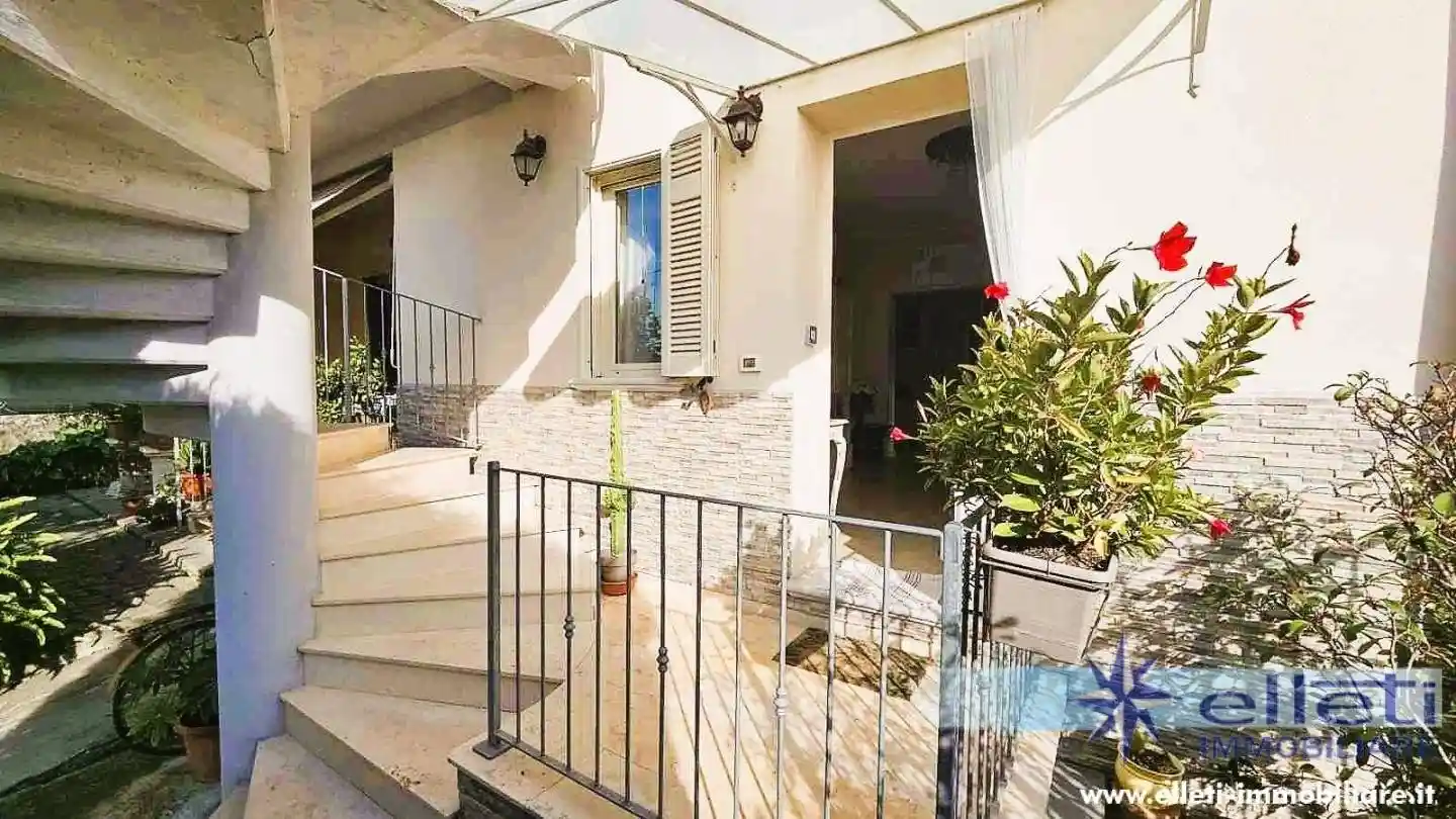 Villa in vendita a Montignoso