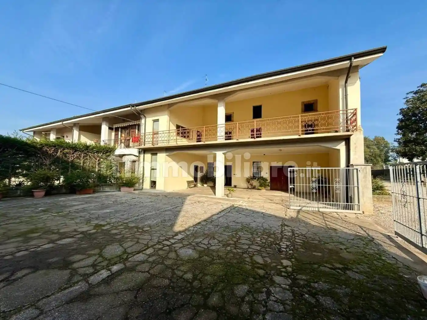 Casa indipendente in vendita a Lonato del Garda