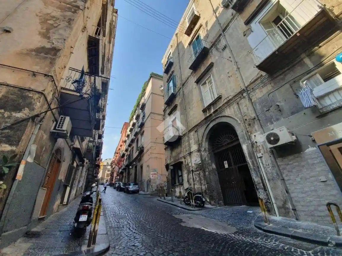 Appartamento in vendita a Napoli