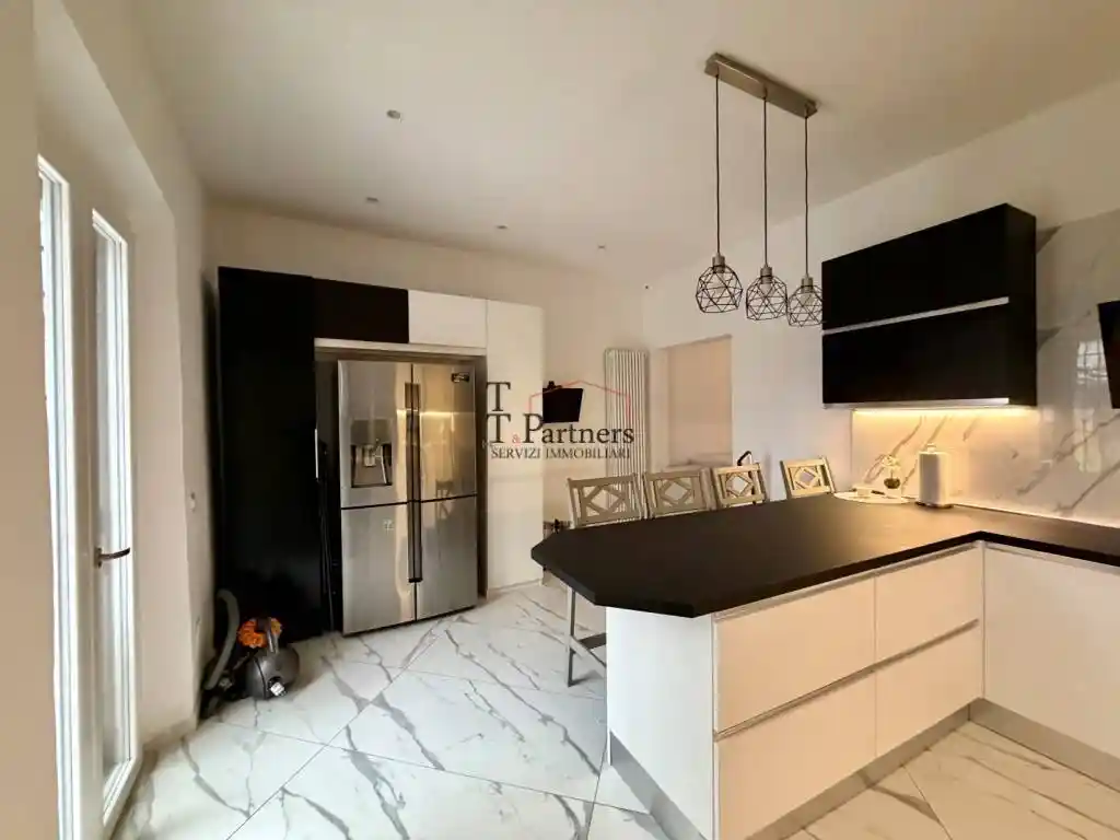 Casa indipendente in vendita a Campi Bisenzio