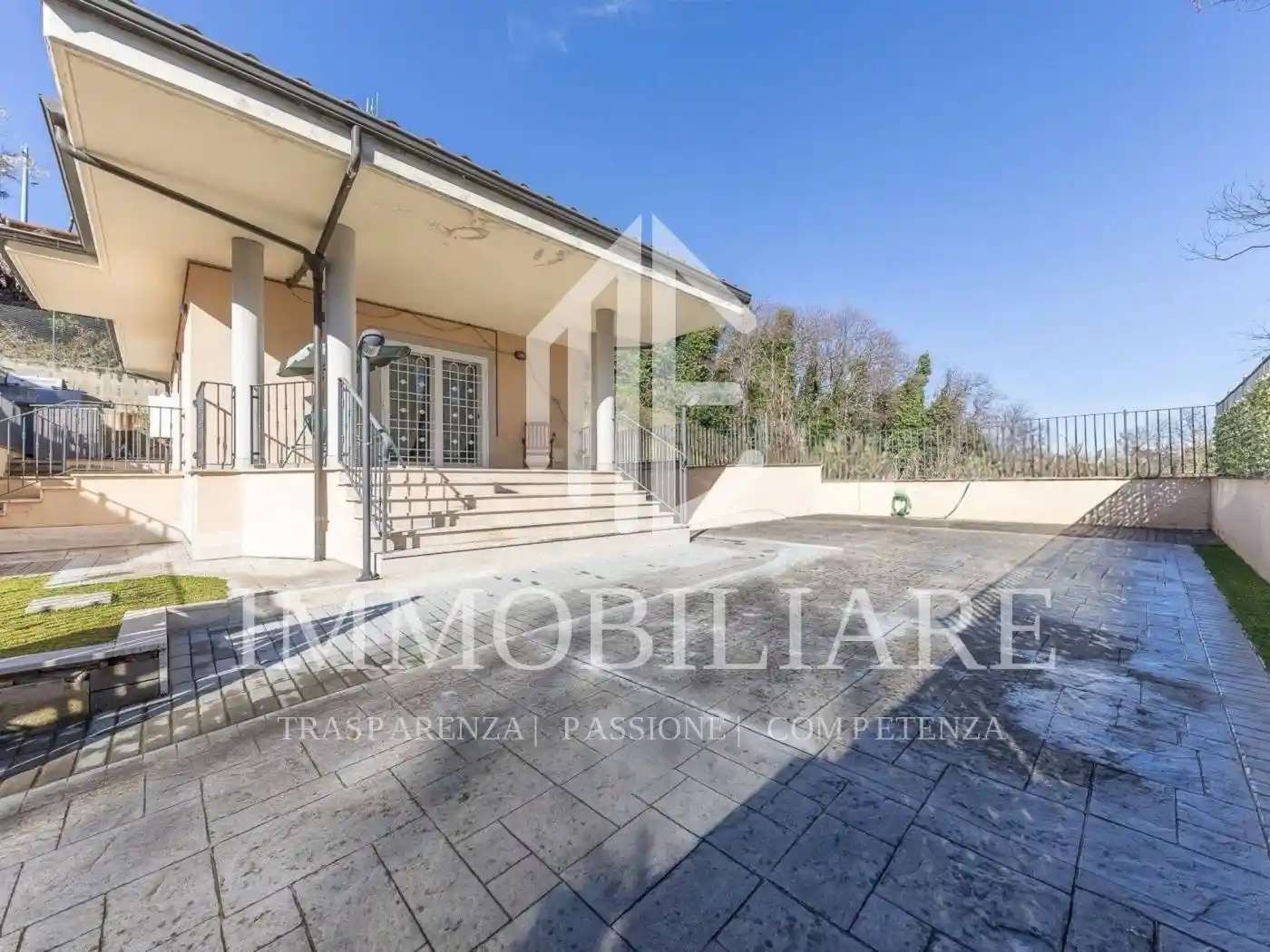 Villa in vendita a Lariano