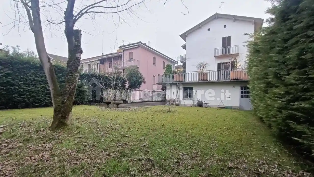 Villa in vendita a Cremona