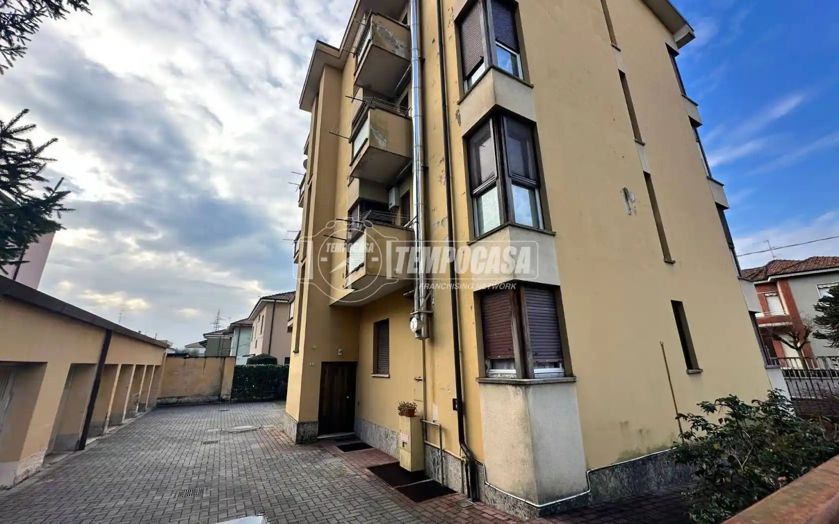 Appartamento in vendita a Usmate Velate