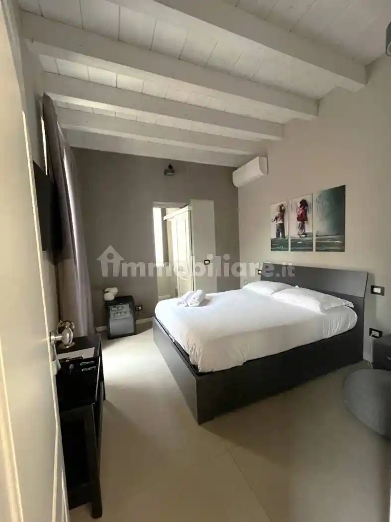 Palazzo - Edificio in vendita a Pavia