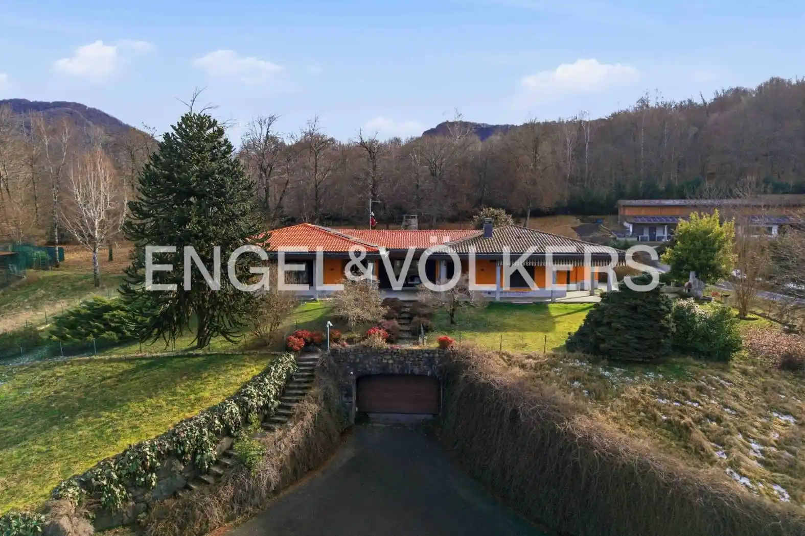 Villa in vendita a Brinzio