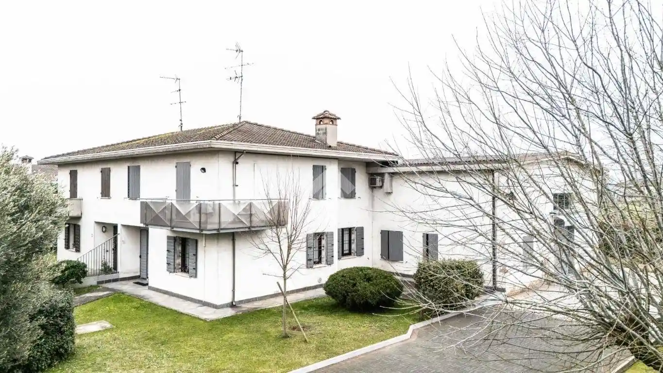 Villa in vendita a Pegognaga