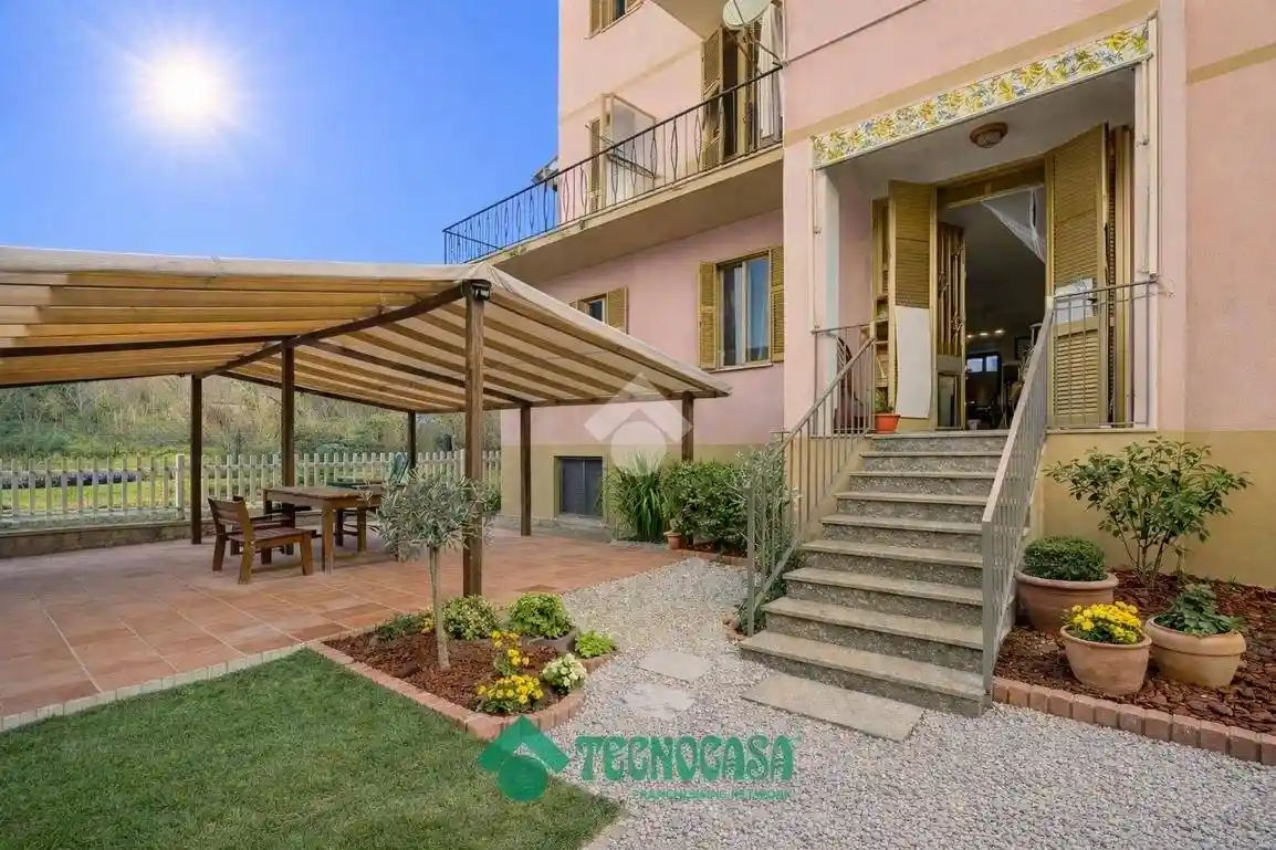 Casa indipendente in vendita a Calice al Cornoviglio