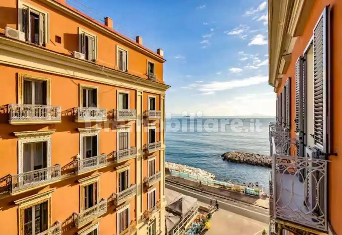 Appartamento in affitto a Napoli