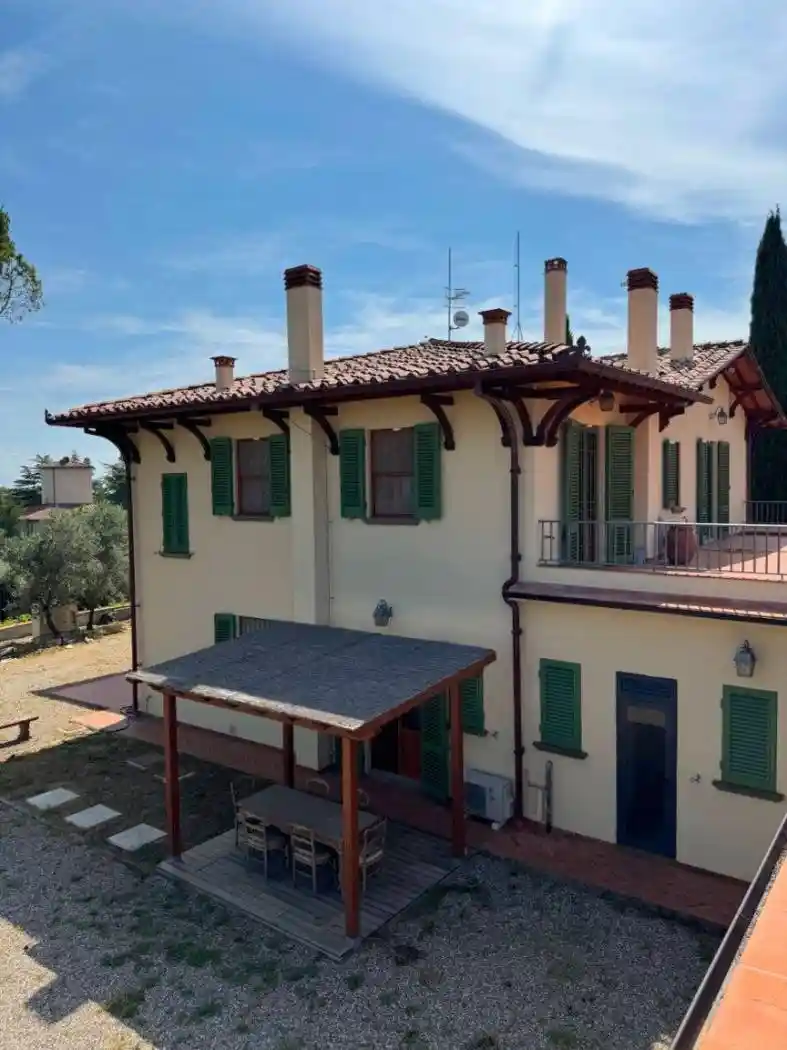 Villa in vendita a Carmignano